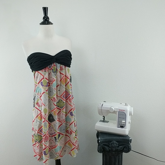 Trina Turk Dresses & Skirts - Trina Turk Strapless Bow Back Dress Floral Multicolor Sz 10 Bust 28" Length 31"